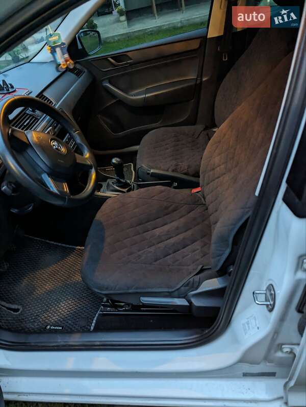 Лифтбек Skoda Rapid 2013 в Тячеве