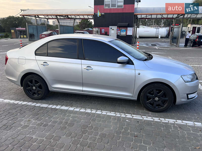 Лифтбек Skoda Rapid 2012 в Львове