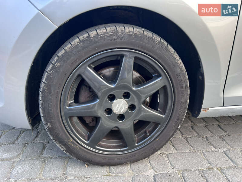 Лифтбек Skoda Rapid 2012 в Львове