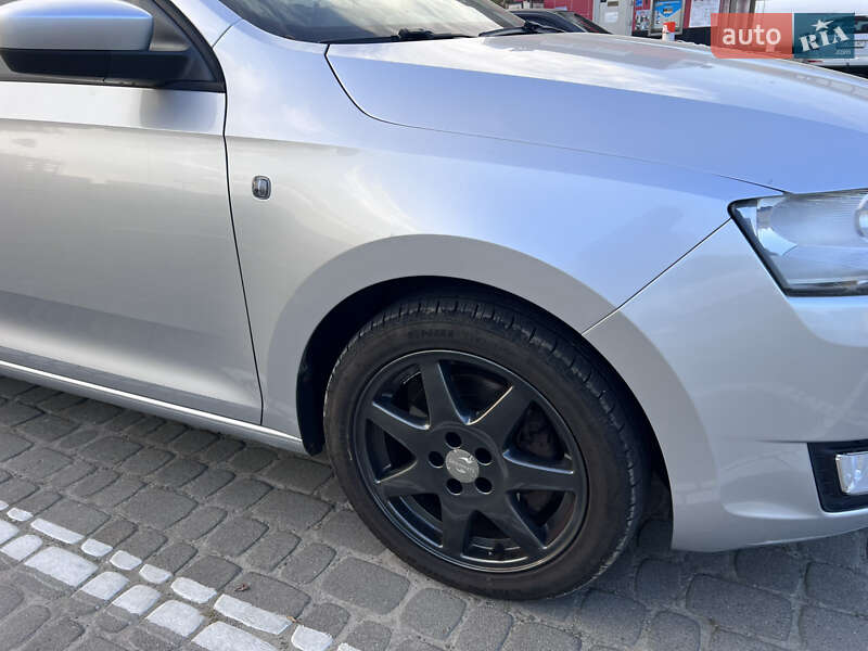 Лифтбек Skoda Rapid 2012 в Львове