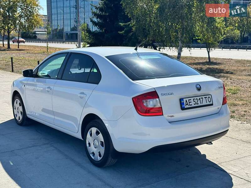 Лифтбек Skoda Rapid 2013 в Днепре