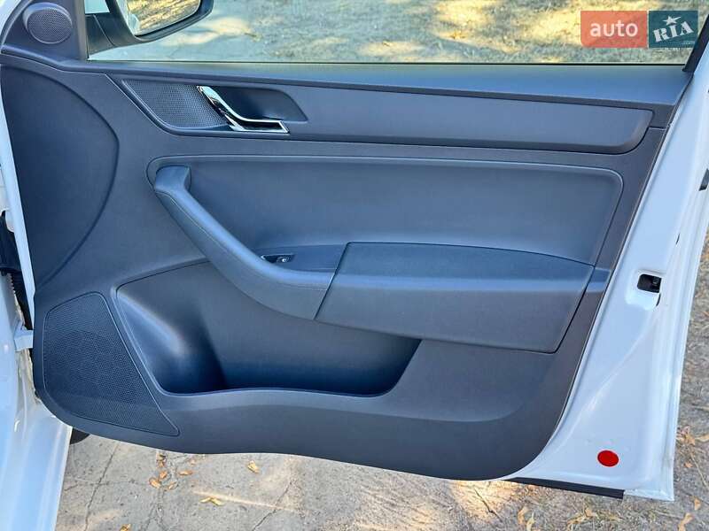 Лифтбек Skoda Rapid 2013 в Днепре