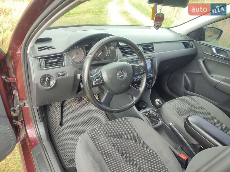Лифтбек Skoda Rapid 2013 в Стебнику