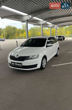Лифтбек Skoda Rapid 2015 в 