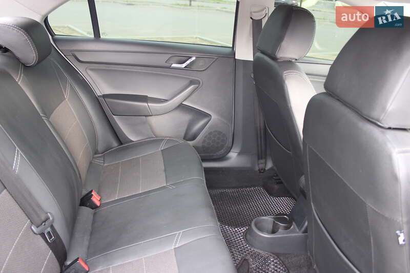 Лифтбек Skoda Rapid 2013 в Днепре фото 11 Лифтбек Skoda Rapid 2013 в Днепре