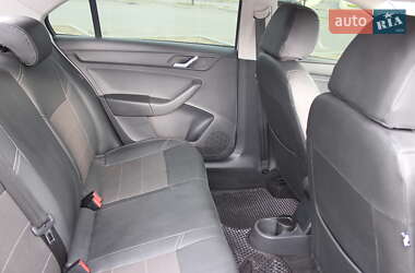 Лифтбек Skoda Rapid 2013 в 