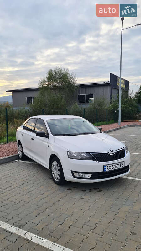Хэтчбек Skoda Rapid 2014 в Тячеве фото 3 Хэтчбек Skoda Rapid 2014 в Тячеве