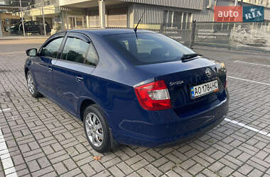 Ліфтбек Skoda Rapid 2015 в  фото 9 Ліфтбек Skoda Rapid 2015 в