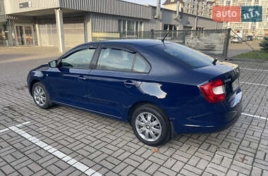 Ліфтбек Skoda Rapid 2015 в  фото 11 Ліфтбек Skoda Rapid 2015 в