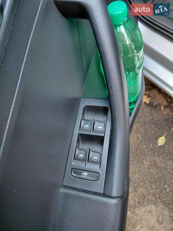 Хэтчбек Skoda Rapid 2014 в Львове