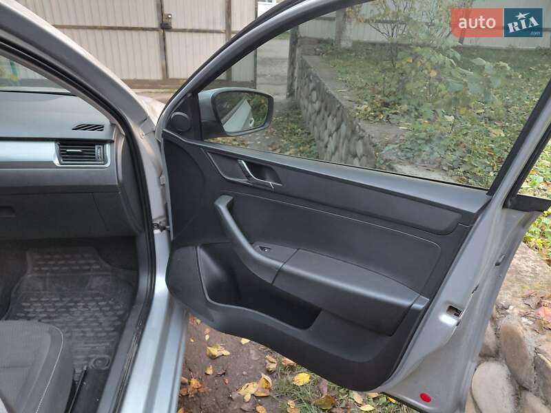 Хэтчбек Skoda Rapid 2014 в Львове