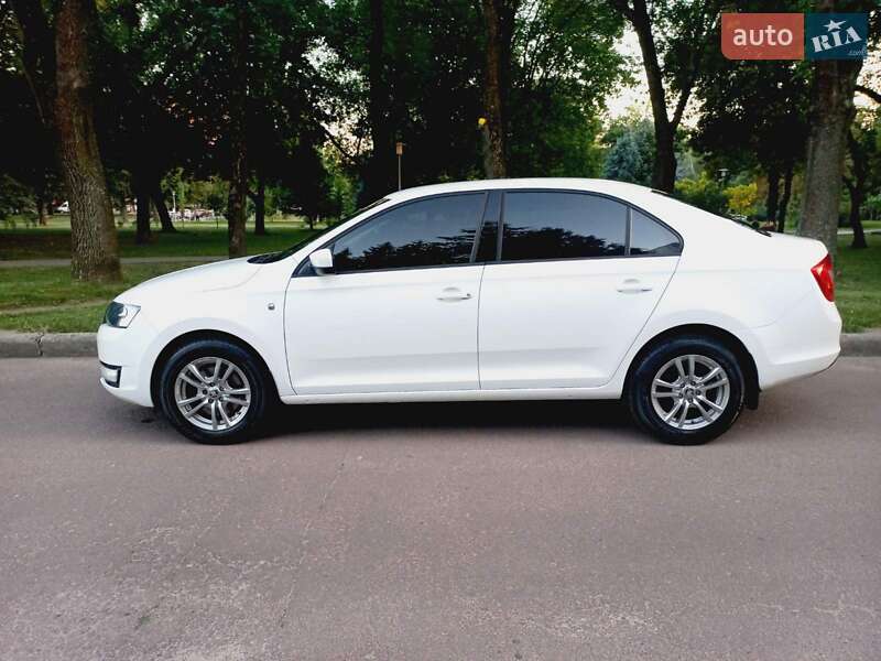 Лифтбек Skoda Rapid 2015 в Житомире