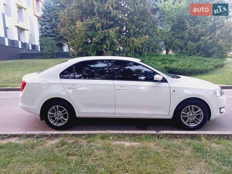 Лифтбек Skoda Rapid 2015 в Житомире