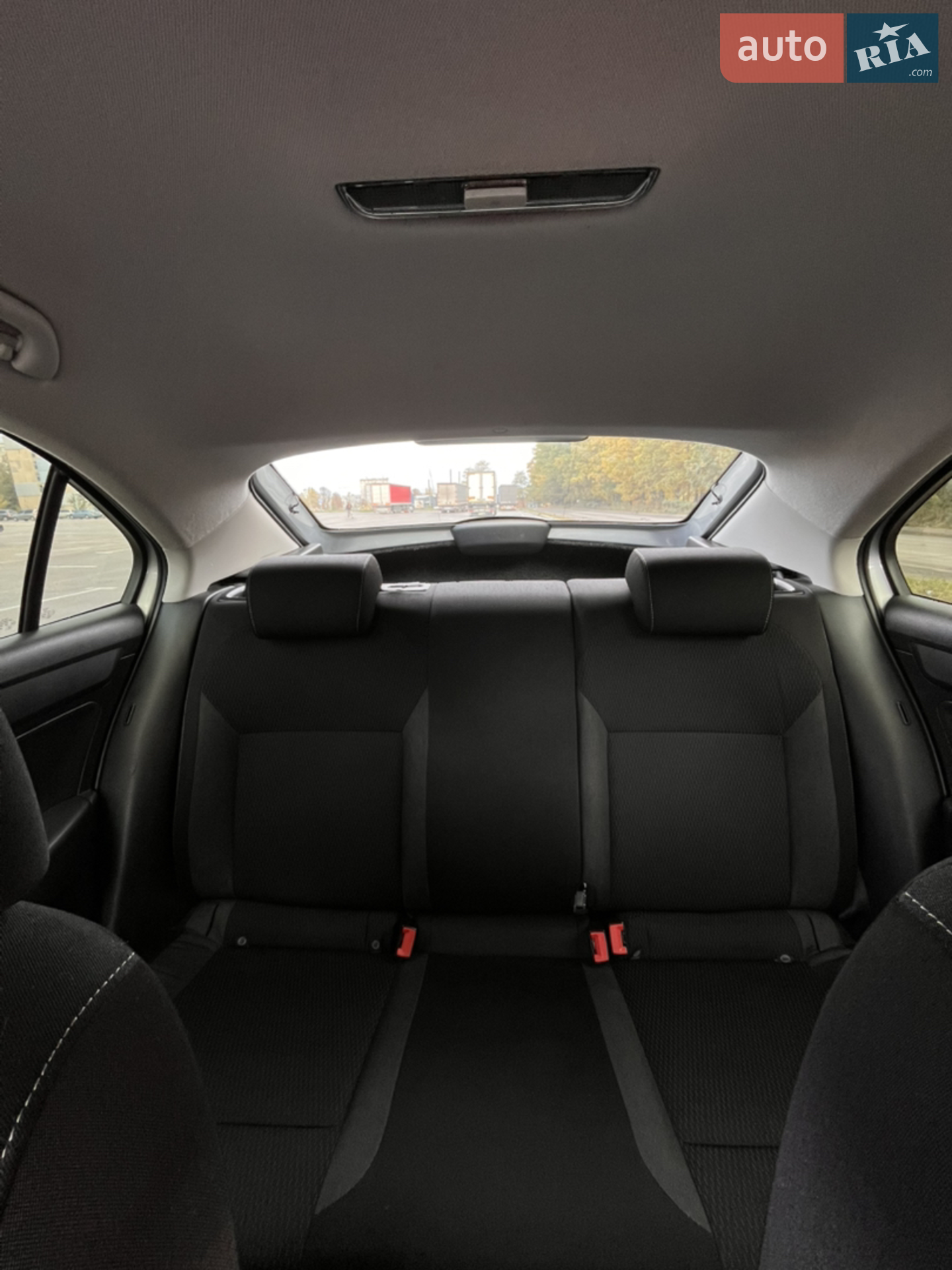 2015 Skoda Rapid - мініатюра 2