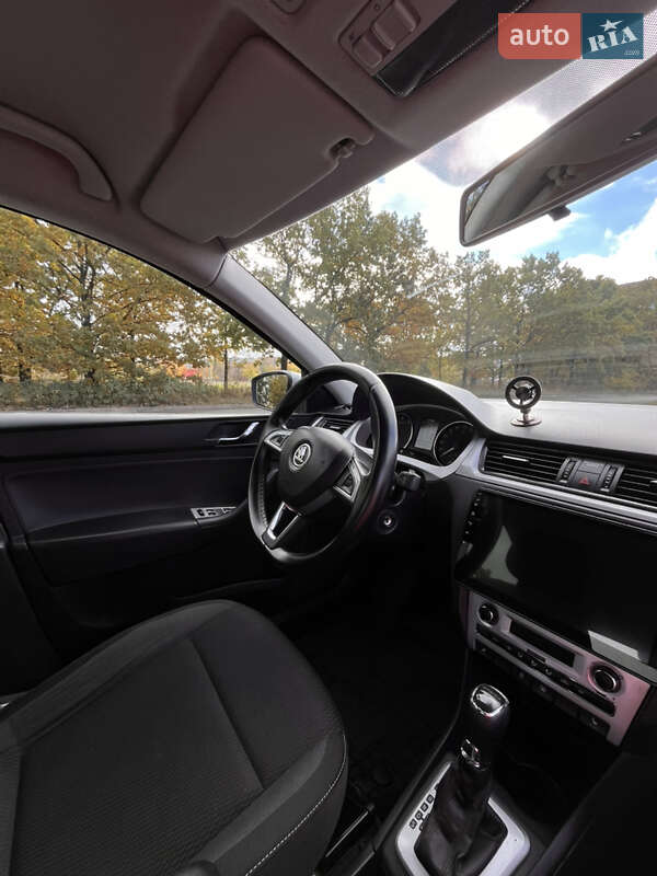 Лифтбек Skoda Rapid 2015 в Кропивницком