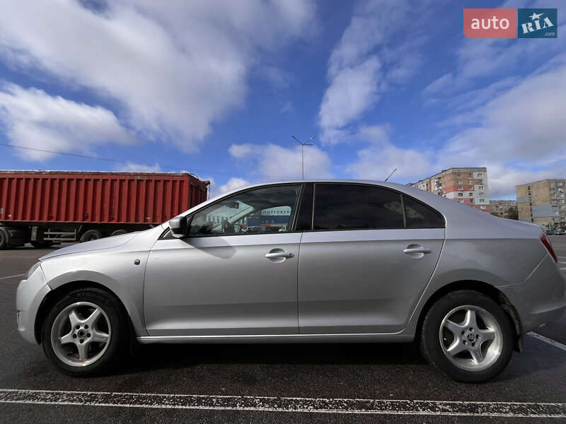 Лифтбек Skoda Rapid 2015 в Кропивницком