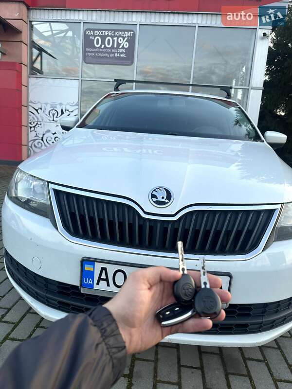 Хетчбек Skoda Rapid 2016 в Хусті