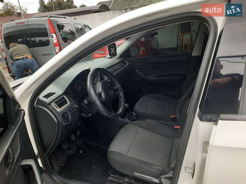 Лифтбек Skoda Rapid 2014 в Ровно фото 3 Лифтбек Skoda Rapid 2014 в Ровно