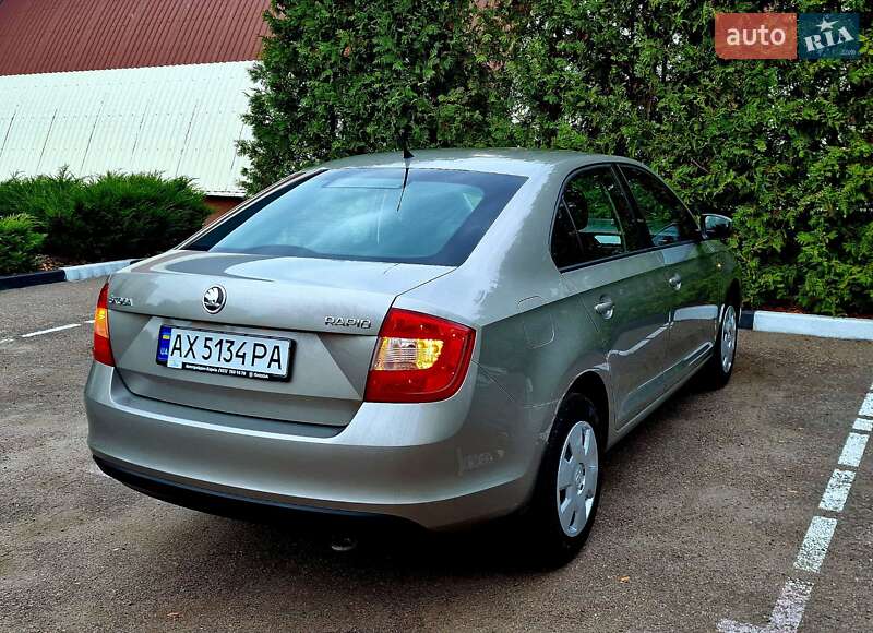 Лифтбек Skoda Rapid 2013 в Песочине