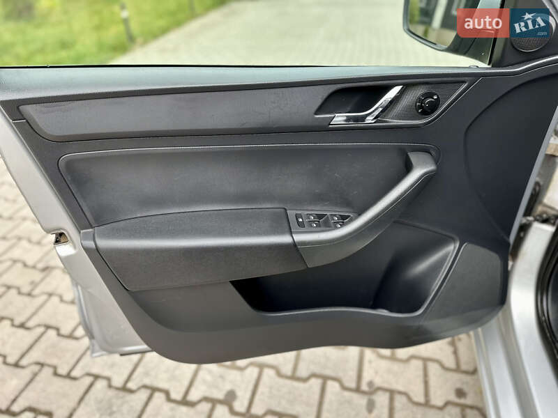 Лифтбек Skoda Rapid 2013 в Черновцах