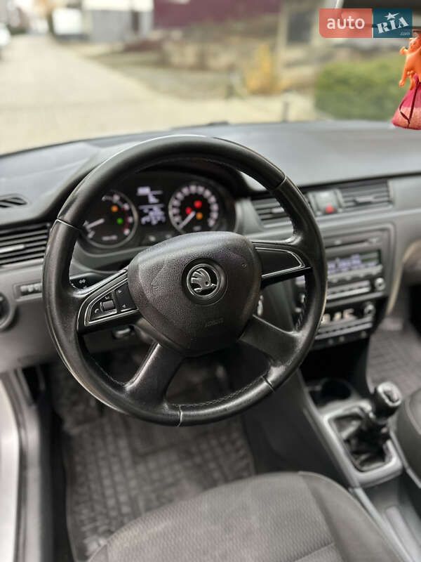 Лифтбек Skoda Rapid 2013 в Черновцах