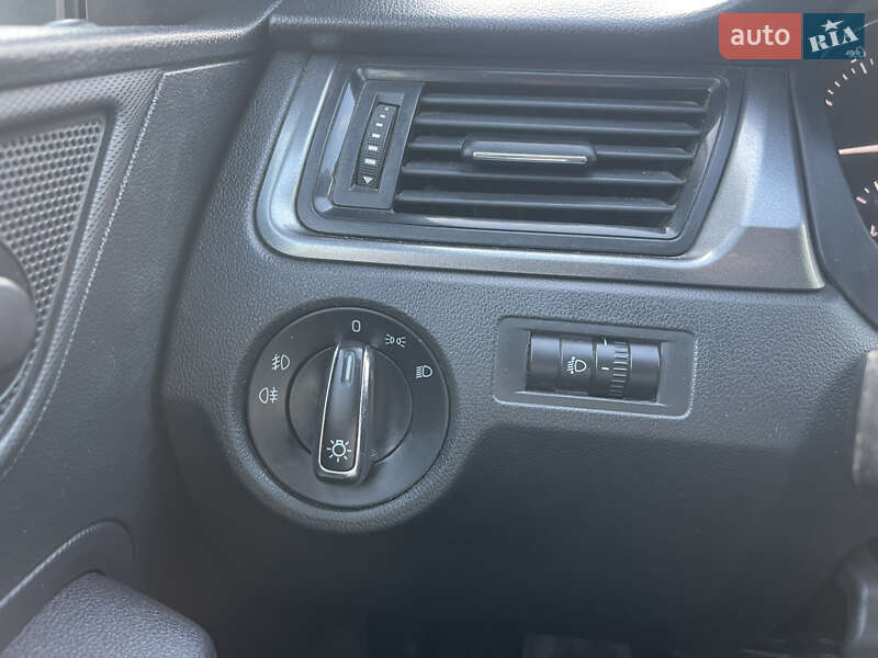 Лифтбек Skoda Rapid 2015 в Луцке