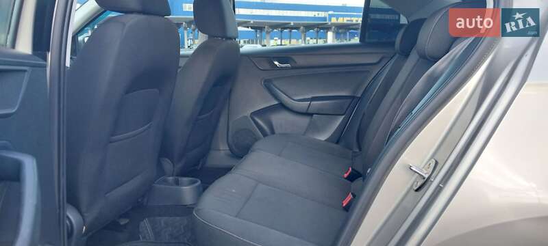 Лифтбек Skoda Rapid 2013 в Киеве