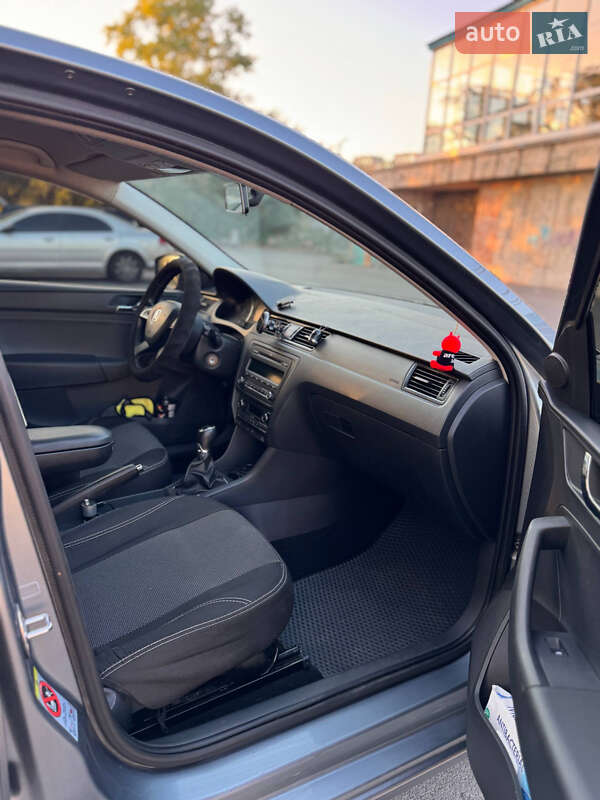 Ліфтбек Skoda Rapid 2013 в Дніпрі фото 8 Ліфтбек Skoda Rapid 2013 в Дніпрі