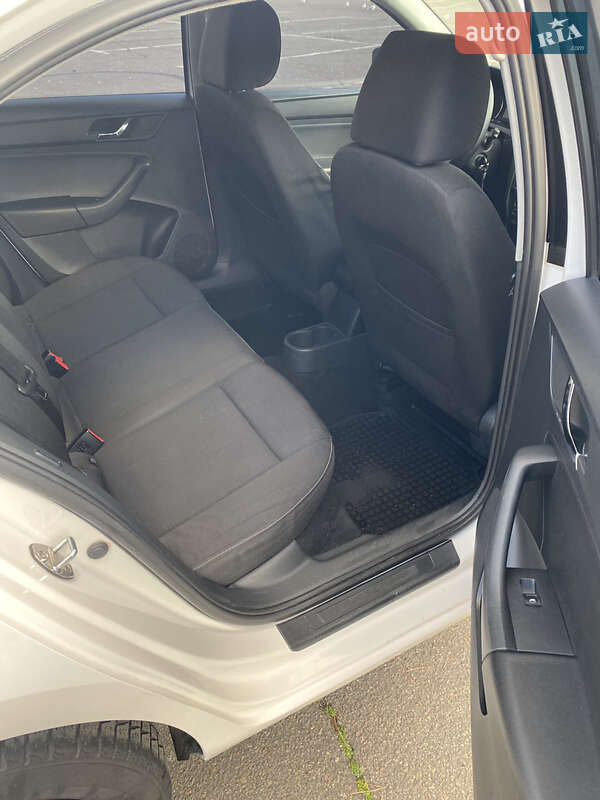 Лифтбек Skoda Rapid 2013 в Николаеве фото 9 Лифтбек Skoda Rapid 2013 в Николаеве