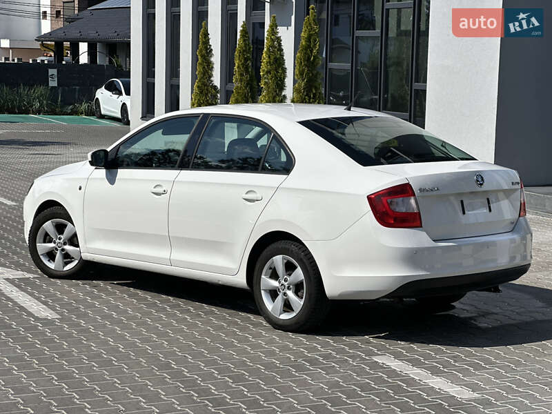 Лифтбек Skoda Rapid 2013 в Ровно