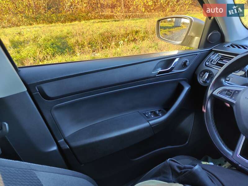 Ліфтбек Skoda Rapid 2014 в Ужгороді