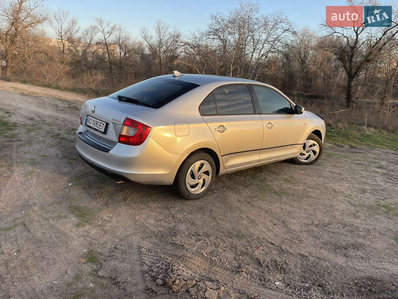 Лифтбек Skoda Rapid 2014 в Днепре