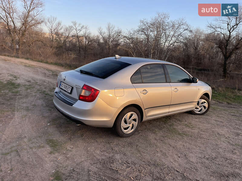 Лифтбек Skoda Rapid 2014 в Днепре