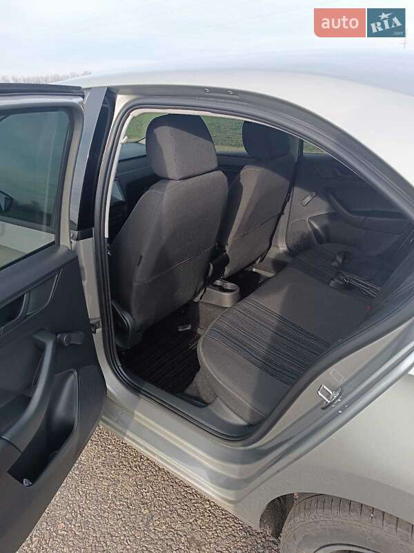 Лифтбек Skoda Rapid 2013 в Кегичевке