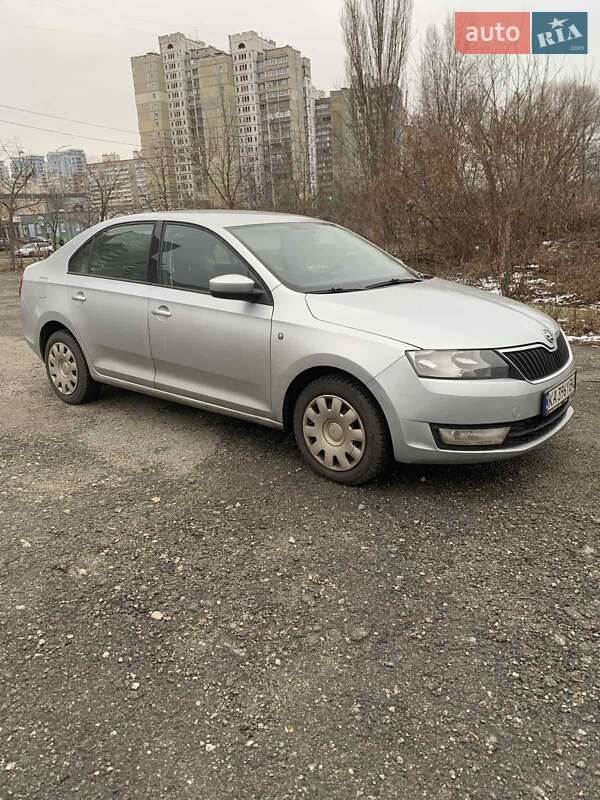 Хэтчбек Skoda Rapid 2013 в Софиевской Борщаговке