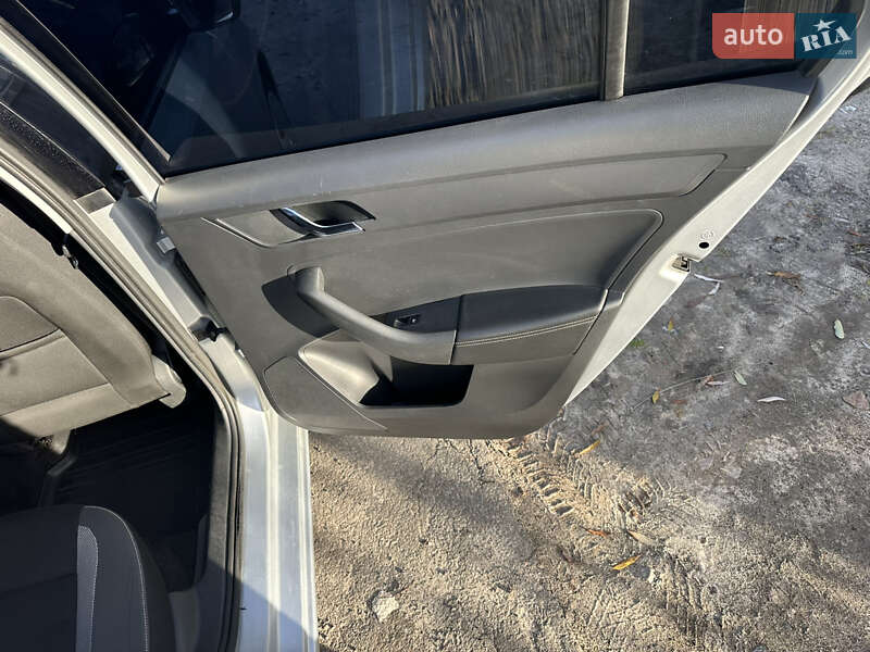 Лифтбек Skoda Rapid 2016 в Киеве фото 14 Лифтбек Skoda Rapid 2016 в Киеве