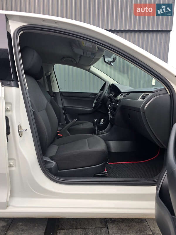 Хэтчбек Skoda Rapid 2015 в Луцке