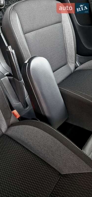 Лифтбек Skoda Rapid 2013 в Песочине