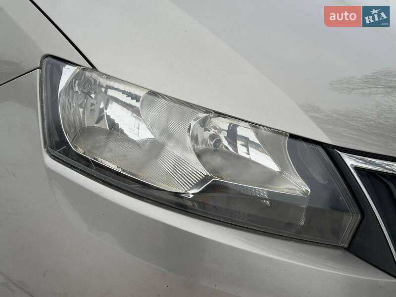 Лифтбек Skoda Rapid 2013 в Ахтырке фото 9 Лифтбек Skoda Rapid 2013 в Ахтырке