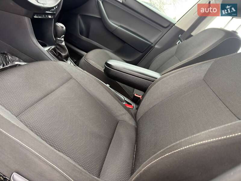 Лифтбек Skoda Rapid 2013 в Ахтырке фото 20 Лифтбек Skoda Rapid 2013 в Ахтырке