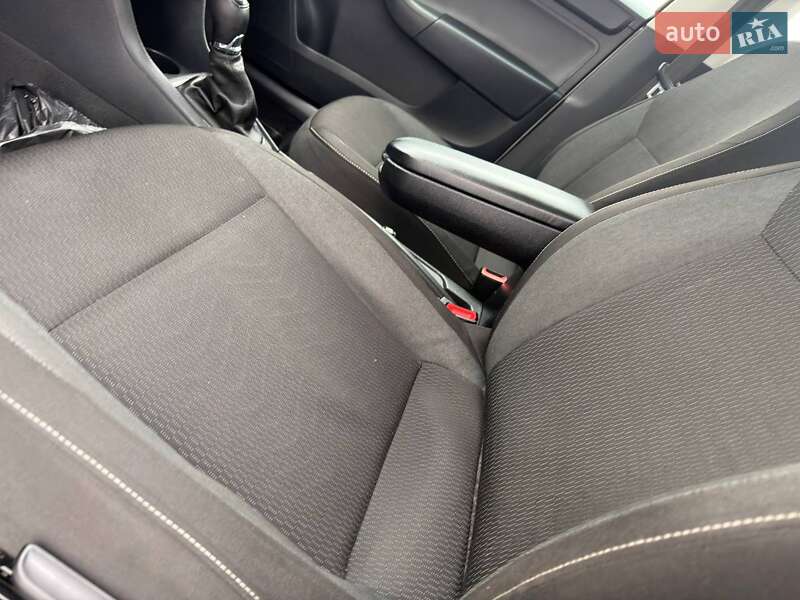 Лифтбек Skoda Rapid 2013 в Ахтырке фото 23 Лифтбек Skoda Rapid 2013 в Ахтырке