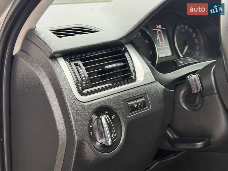 Лифтбек Skoda Rapid 2013 в Ахтырке фото 26 Лифтбек Skoda Rapid 2013 в Ахтырке