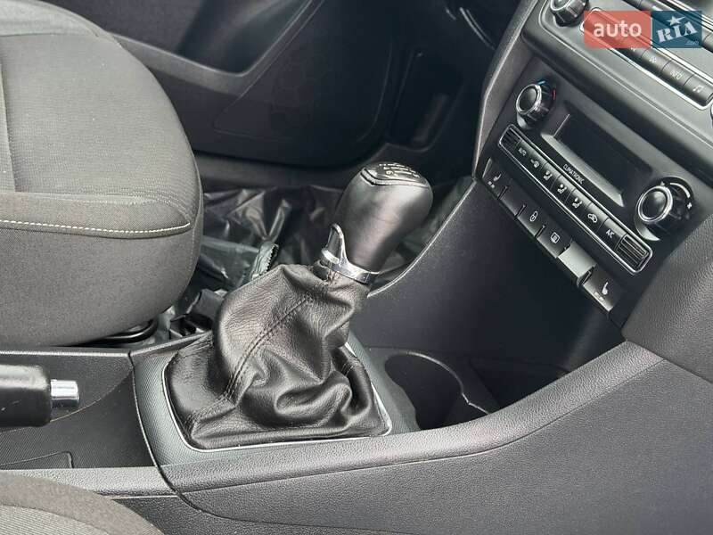 Лифтбек Skoda Rapid 2013 в Ахтырке фото 37 Лифтбек Skoda Rapid 2013 в Ахтырке