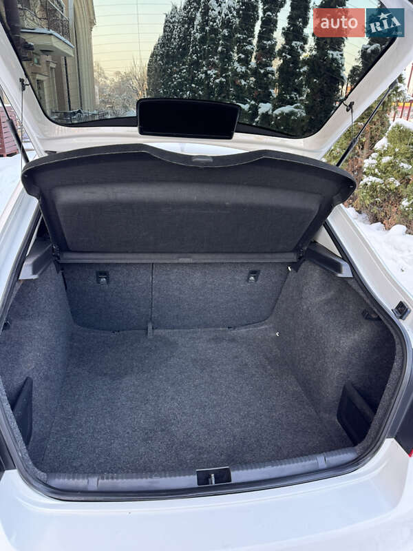 Хэтчбек Skoda Rapid 2014 в Днепре фото 27 Хэтчбек Skoda Rapid 2014 в Днепре