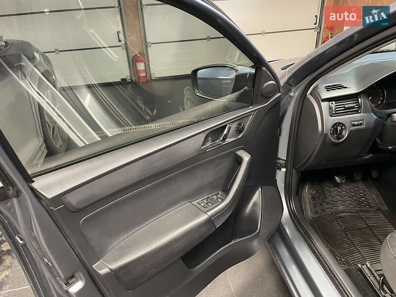 Лифтбек Skoda Rapid 2013 в Киеве фото 16 Лифтбек Skoda Rapid 2013 в Киеве