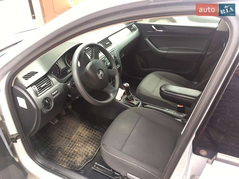 Лифтбек Skoda Rapid 2012 в Южном фото 5 Лифтбек Skoda Rapid 2012 в Южном