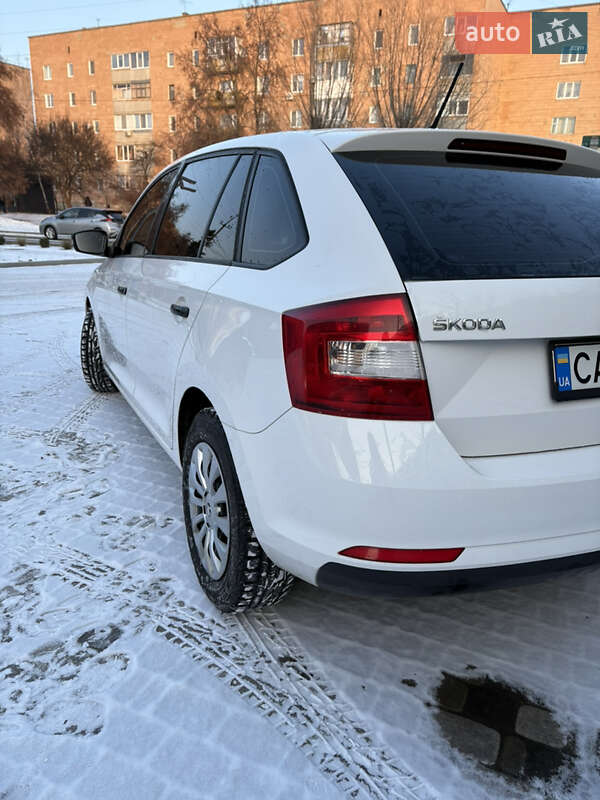 Хетчбек Skoda Rapid 2015 в Гадячі