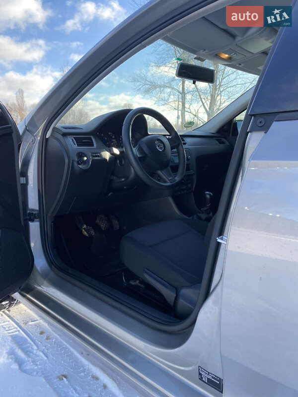 Хэтчбек Skoda Rapid 2014 в Чернигове фото 15 Хэтчбек Skoda Rapid 2014 в Чернигове