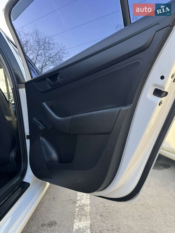 Лифтбек Skoda Rapid 2013 в Днепре