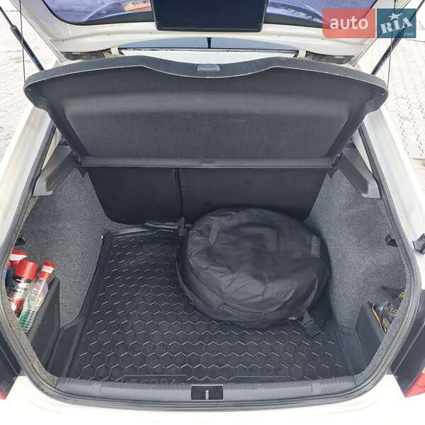 Лифтбек Skoda Rapid 2013 в Тернополе